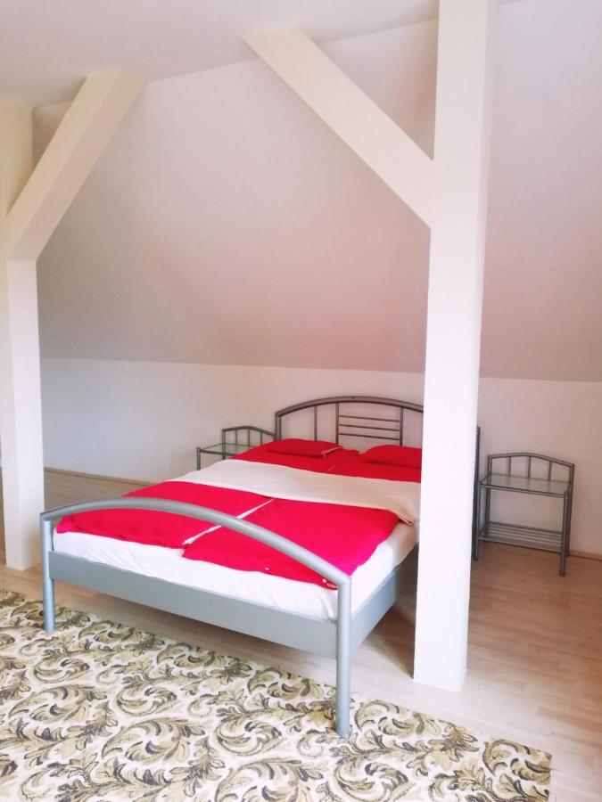 Happy Home Apartman Дьєнешдіаш Екстер'єр фото